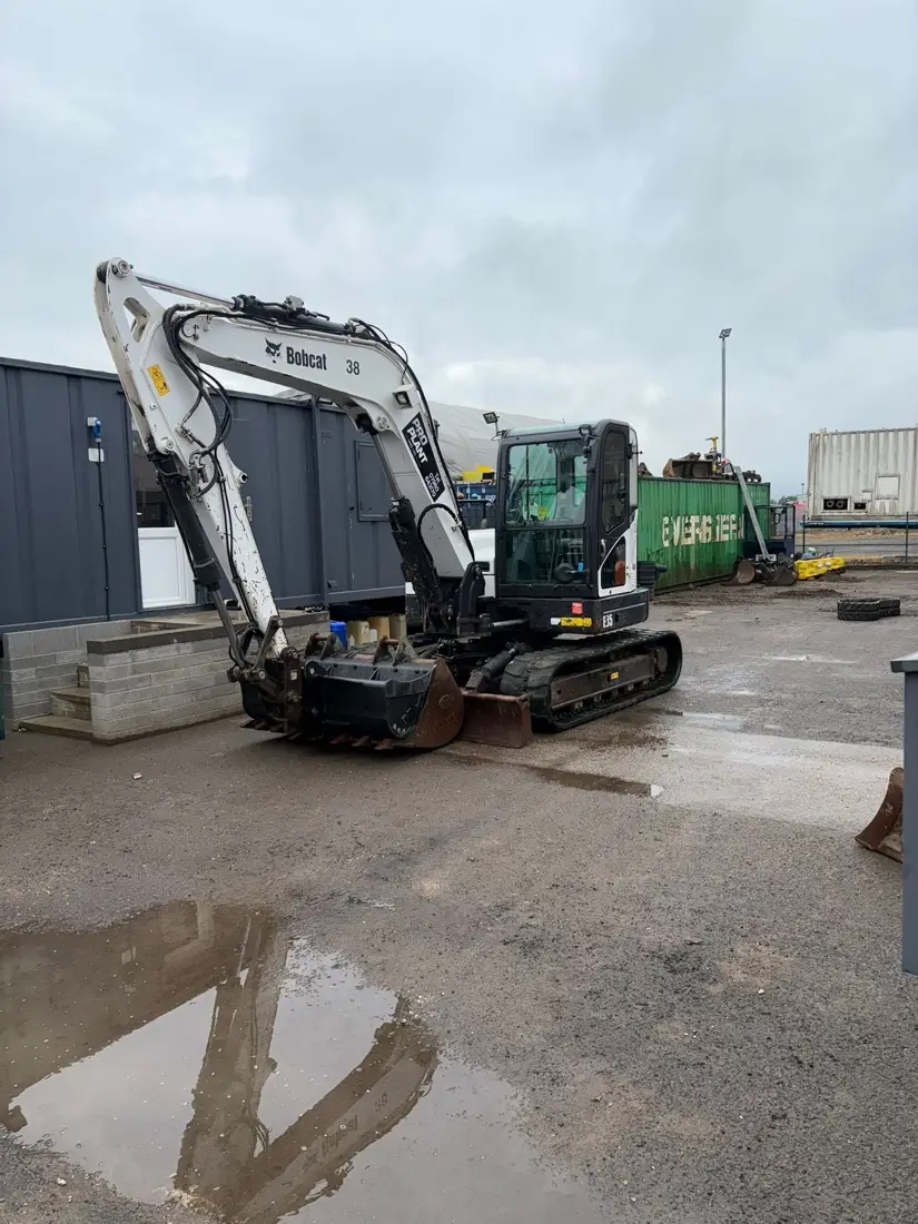 8 tonne excavator
